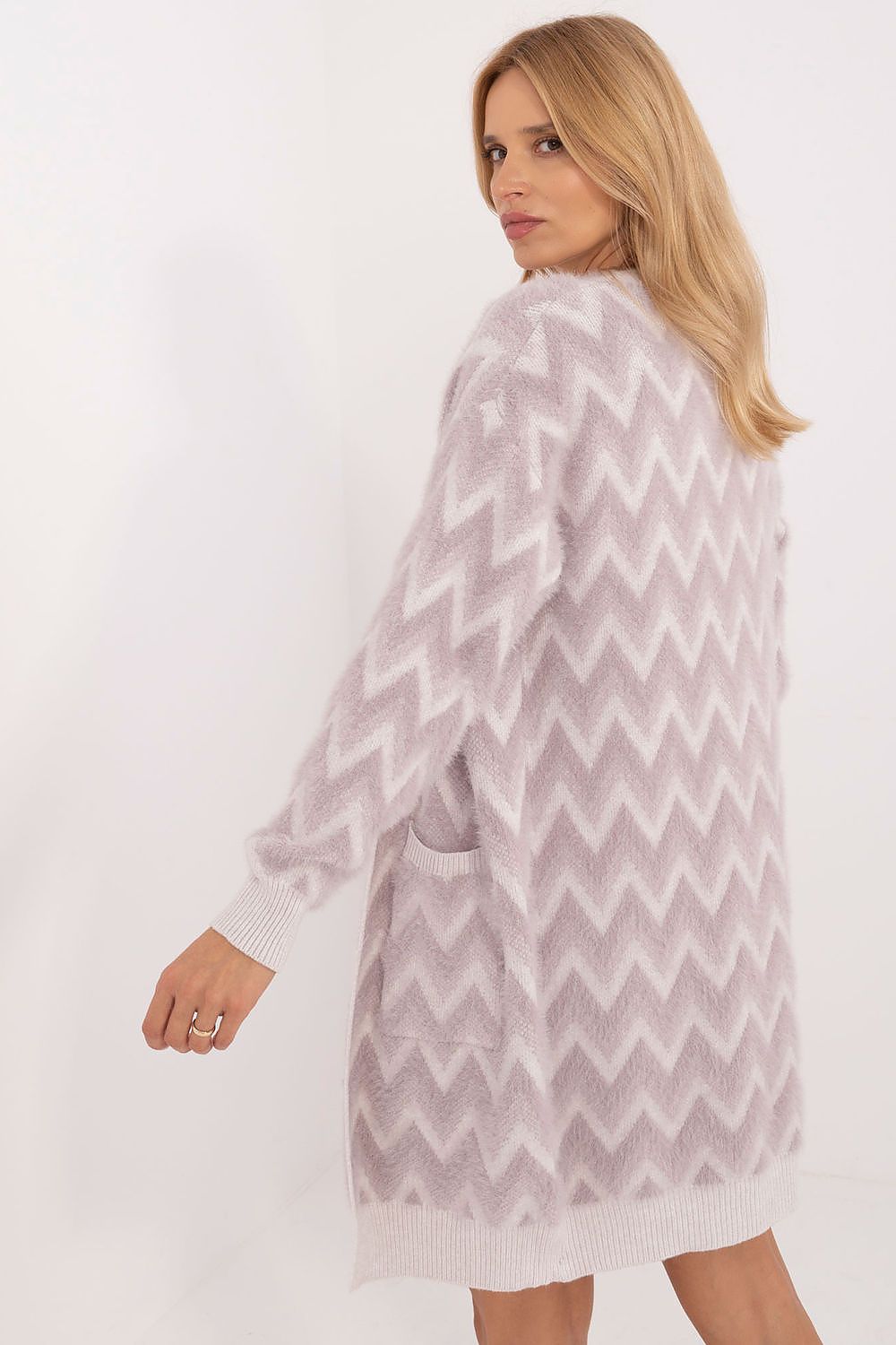  cardigan model 199550 AT 