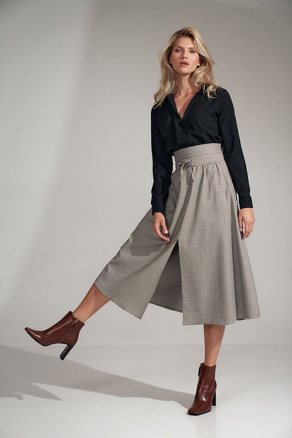  rok model 150787 Figl 